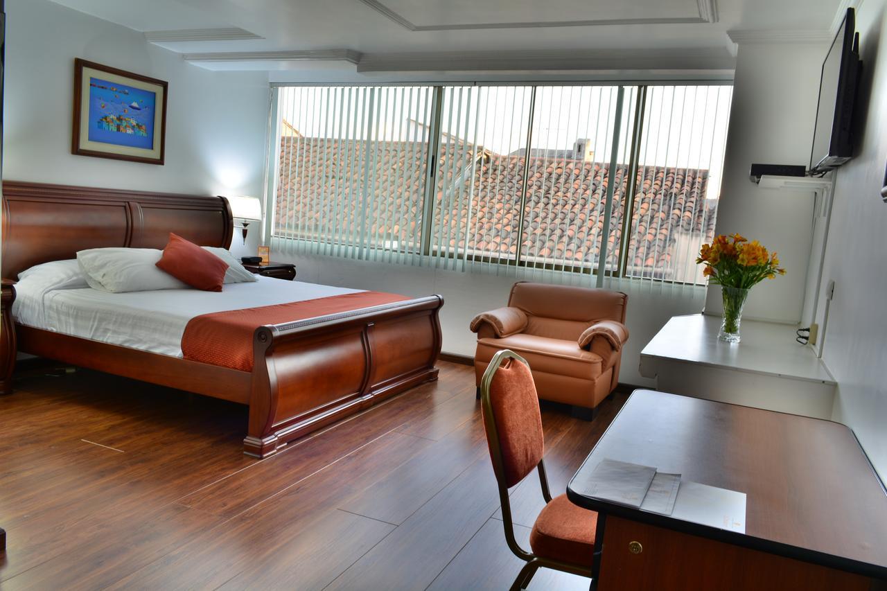Hotel Cordero Куенка Екстериор снимка